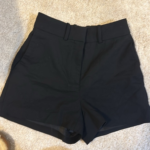 Aritzia agency shorts in excellent condition - Picture 5 of 5